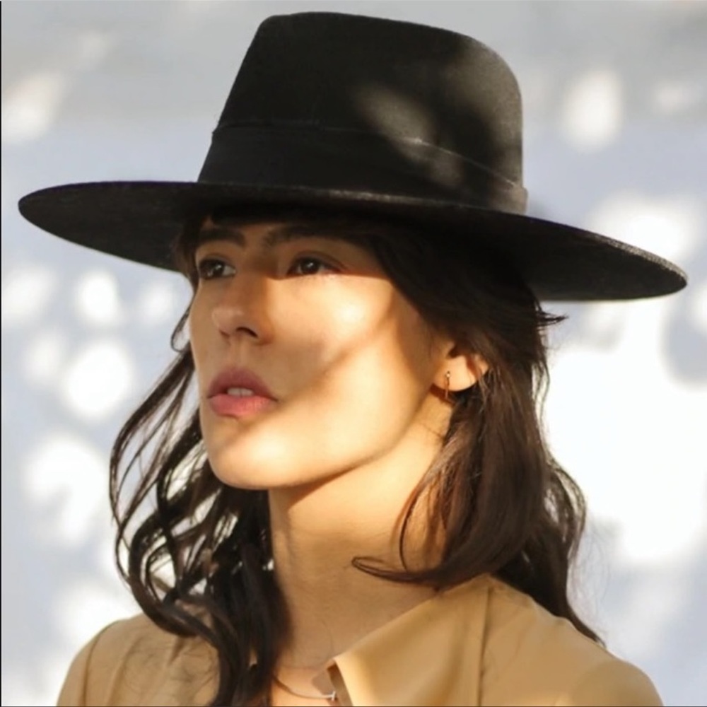 Janessa Leone Ava wool hat. Good used condition. Size Large